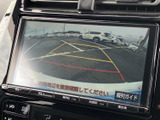 後方の視界を広げ、安全な駐車をサポート。ガイドライン表示で、狭い場所でもスムーズに停車できます。運転に自信がない方にもおすすめです。