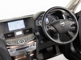★使いやすさや安全性を追求したステアリング周り!高級車ゆえにスイッチ類が多いのも特徴ですね!考え尽くされた配置ですぐに使いこなす事が出来ますのでご安心下さい!是非、体感してみて下さい!!