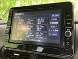 ラジオやCD、USBなど、多様な音源に対応。お好みの音楽を楽しみながらドライブできます。音質調整機能も充実しています。