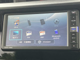 CDやUSB、Bluetoothなど、様々なメディアに対応。お好みの音楽で、車内時間をより楽しく過ごせます。情報も満載で便利です。