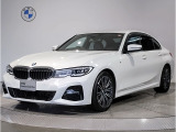 【BMWの伝統】BMWのお車は、&ldquo;駆け抜ける歓び&rdquo;を意識し、走行の安定性とコーナリングの良さを追求し、思い通りにハンドルの操作可能です。