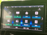 ラジオやCD、Bluetooth接続など、多彩な音源に対応。お好みの音楽で、ドライブをより一層楽しく演出します。