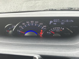 視認性の高いメーター類は、運転に必要な情報をドライバーへ分かりやすく伝えます。洗練されたデザインが、運転体験をより豊かなものにします。