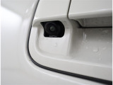 バックカメラが付いているので後方確認が非常にしやすいです。今や運転初心者も熟練者も必須装備!ついていて損はないですね♪