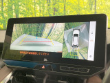 【パノラミックビューモニター】専用のカメラにより、上から見下ろしたような視点で360度クルマの周囲を確認することができます☆死角部分も確認しやすく、狭い場所での切り返しや駐車もスムーズに行えます。