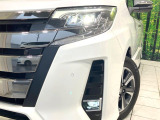 【LEDヘッドライト】悪天候や夜間走行時も良好な視界を確保し安心して運転できる高輝度LEDヘッドライトを装備!点灯速度が早く、消費電力も抑えられています。