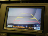 車庫入れや駐車で威力を発揮するのがバックモニター!ナビディスプレイに後ろの様子が映し出されるから安心です。