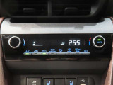 オートエアコン装着車です^^温度設定をすれば、自動で快適な空調に・・・^^★