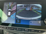 アラウンドビューは4方のカメラで真上から車を見たようにモニタで確認ができる日産自慢の装備です。周辺の安全確認、小さなお子様や障害物も確認できるので、駐車のしやすさだけでなく、事故防止にも役立ちます♪