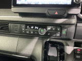 フロント両席にはシートヒーターが付いています!寒い日に便利な装備ですね。