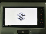 【純正ナビ】人気の純正ナビを装備しております。ナビの使いやすさはもちろん、オーディオ機能も充実!キャンプや旅行はもちろん、通勤や買い物など普段のドライブも楽しくなるはず♪