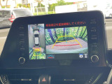 【パノラミックビューモニター】専用のカメラにより、上から見下ろしたような視点で360度クルマの周囲を確認することができます☆死角部分も確認しやすく、狭い場所での切り返しや駐車もスムーズに行えます。