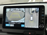●マルチビューカメラシステムが装備されています。縦列駐車やバックする際に映像をナビ画面で確認できますので、車庫入れが苦手な方も安心できますね♪♪ 写真をご覧ください。周囲がハッキリ確認できますよ〜