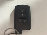 【スマートキー(エンジンスタートストップスイッチ)】スマートキー(電子キー)を持っていれば、スイッチを押すだけでエンジンをかけることができます!