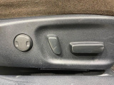 【パワーシート】スイッチ一つで簡単にシートの微調整が可能!電動だから力もいりません!快適なシートポジションにセットして、快適なドライブをお楽しみください。
