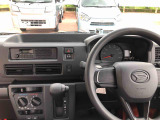 運転中も見やすいメーター。