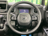 【純正革巻きステアリング】上質な革を使用することで、手にしっかり馴染みとても運転しやすいハンドルです♪