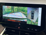 【パノラミックビューモニター】専用のカメラにより、上から見下ろしたような視点で360度クルマの周囲を確認することができます☆死角部分も確認しやすく、狭い場所での切り返しや駐車もスムーズに行えます。