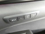運転席のシートポジションを記憶・再現できるメモリー機能を搭載しています。