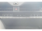 【左右独立エアコン】運転席と助手席でそれぞれお好みの温度設定が可能です。