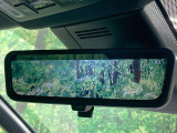 【デジタルインナーミラー】後席の大きな荷物や同乗者で後方が確認しづらい時でも安心!カメラが撮影した車両後方の映像をルームミラー内に表示。クリアな視界で状況の確認が可能です!