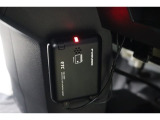 高速道路走行の料金所をノンストップで通過できるETCを装備!※ ETCカードのお申し込みも当社にお任せ下さい!