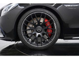 4.0L V型8気筒DOHCツインターボ、510ps/71.4kgm、全長&times;全幅&times;全高mm 4770&times;1840&times;1445mm、車両重量 1820kg