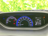 視認性の高いメーターで、走行状況をしっかり把握。運転に集中できる環境をサポートします。情報表示も分かりやすいです。