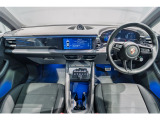 運転席からの眺めです。視界の良さが特徴です。