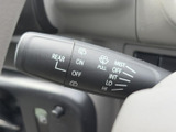 雨天時や視界不良時でも、クリアな視界を確保できます。ミスト噴射機能も搭載し、様々な天候に対応可能です。安全運転を支援します。