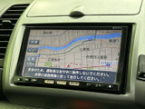 運転をサポートするナビゲーションシステム。目的地への道案内をスムーズに行います。快適なドライブに役立ちます。