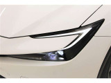 LEDヘッドライトです。デザイン性がよくとても明るいので、夜間の走行や悪天候でも安心です。しかも長寿命!