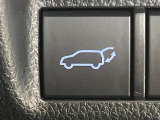 【パワーバックドア】スマートキーや運転席のボタンを押すだけでリアゲートが自動で開閉します!荷物を持っている時や、高い位置にあるバックドアを閉める際に便利な機能です♪