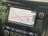 【メーカー純正ナビ】インテリアに溶け込むスタイリッシュな「専用設計」メーカーナビを装備♪視認性や操作性など基本性能にも優れ、より上質なカーライフをお楽しみいただけます。