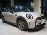気になる車両へのご質問も大歓迎です。お気軽にMINI 一宮 0078-6002-369993 (無料)までご連絡ください!