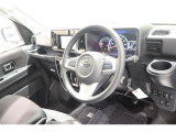 運転席周りは遊びにも通勤にも普段のお買い物にもピッタリ。日々のドライブに居心地のよいレイアウトです。