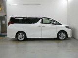 この度は、当社の展示車をご覧いただきまして、誠に有難うございます。自信をもってお勧めできる車となりますので、ごゆっくりご覧頂きたいと思います。