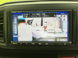停車中には、ニュースや番組を楽しめます。待ち時間や休憩時間に、エンターテインメントを満喫できる便利な機能です。