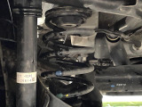 お車を安心してお乗りいただく為には、足回りの定期点検が欠かせません。サービスサポート(有償保証)では無料点検もご提供しており、安心のカーライフをお過ごしいただけるサポート体制が整っています。