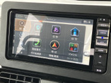 使いやすいインターフェースのナビゲーションシステム。快適なドライブをサポートする機能が満載です。