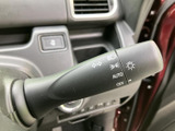 操作しやすいウインカーレバーは、安全な車線変更をサポートします。直感的な操作性で、運転に集中できます。