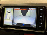 【フロントカメラ】運転席に座った状態で死角になりやすいクルマの前の様子まで確認でき安全ですね♪