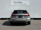 ◆バック/万が一を考え、安全性を重視する方に選ばれているVOLVO車。ドアを開閉するとその重み・厚みに驚くはず