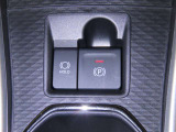 電動パーキングブレーキを装備しております。