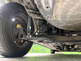 お車を安心してお乗りいただく為には、足回りの定期点検が欠かせません。サービスサポート(有償保証)では無料点検もご提供しており、安心のカーライフをお過ごしいただけるサポート体制が整っています。