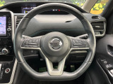 【純正革巻きステアリング】上質な革を使用することで、手にしっかり馴染みとても運転しやすいハンドルです♪