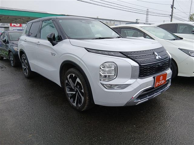 アウトランダー PHEV 2.4 P 4WD 禁煙車 BOSEサウンド 純正12.3インチナビ