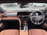 クラウンスポーツ 2.5 Z E-Four 4WD 本革シート