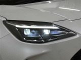 LEDヘッドライトです。デザイン性がよくとても明るいので、夜間の走行や悪天候でも安心です。しかも長寿命!