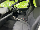 運転しやすいように配置された操作系は、直感的に操作できます。快適なドライビングをサポートする、機能的な空間です。